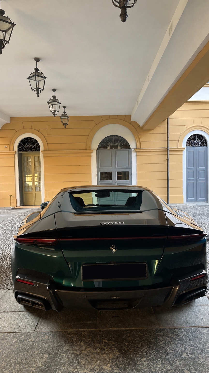 Ferrari 12Cilindri Spider in Verde real photo 5