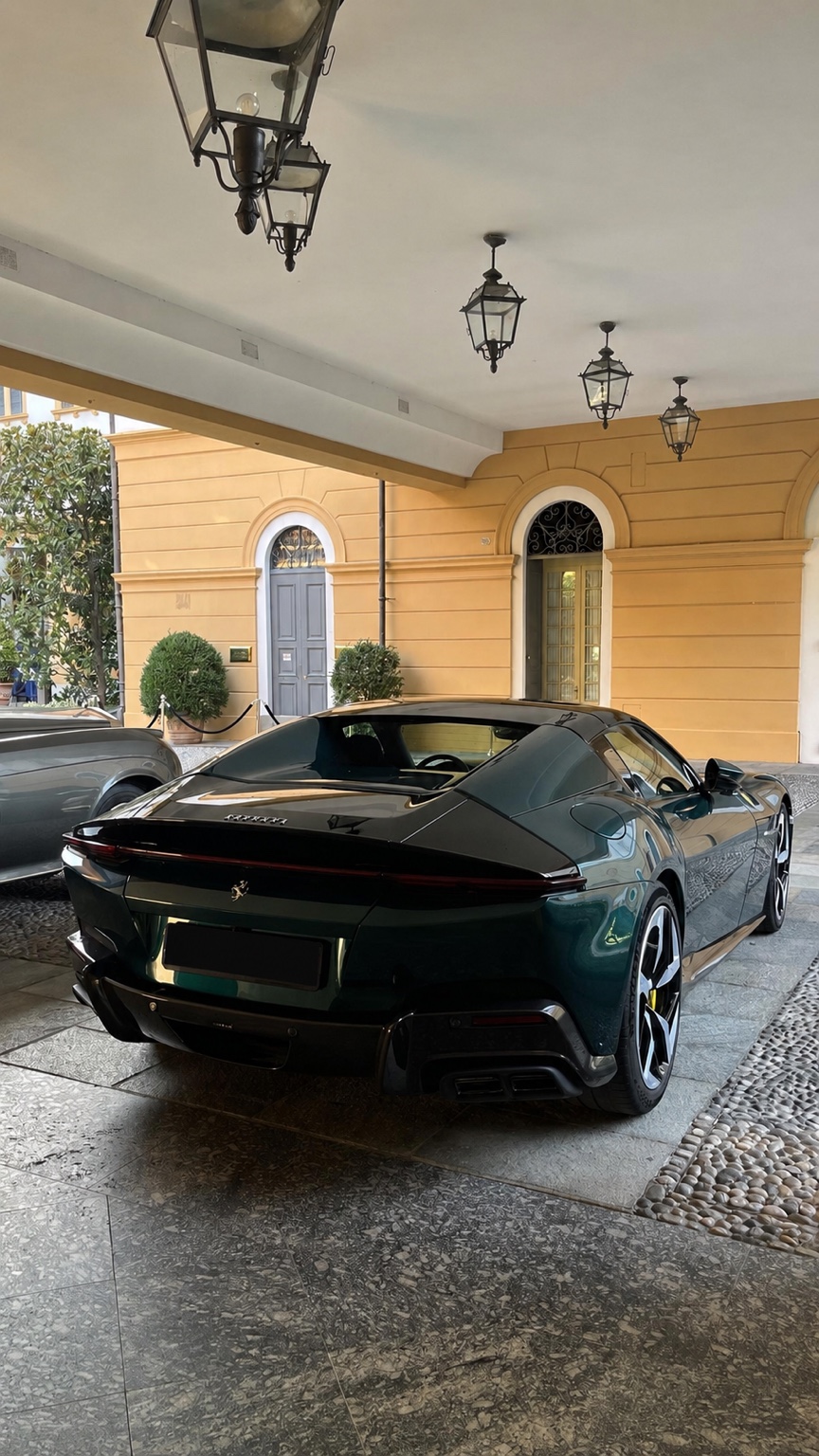 Ferrari 12Cilindri Spider in Verde real photo 6