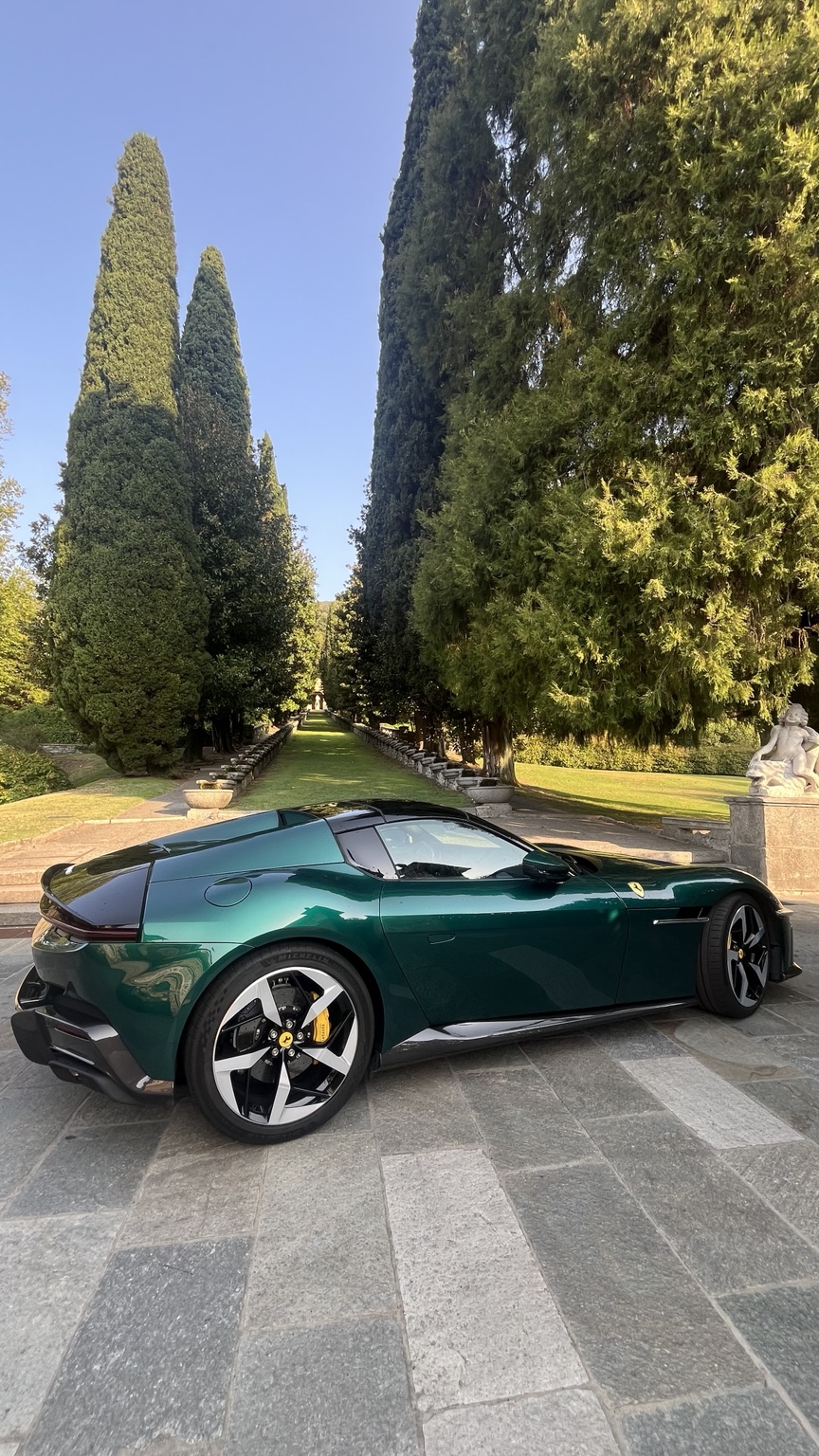 Ferrari 12Cilindri Spider in Verde real photo 9