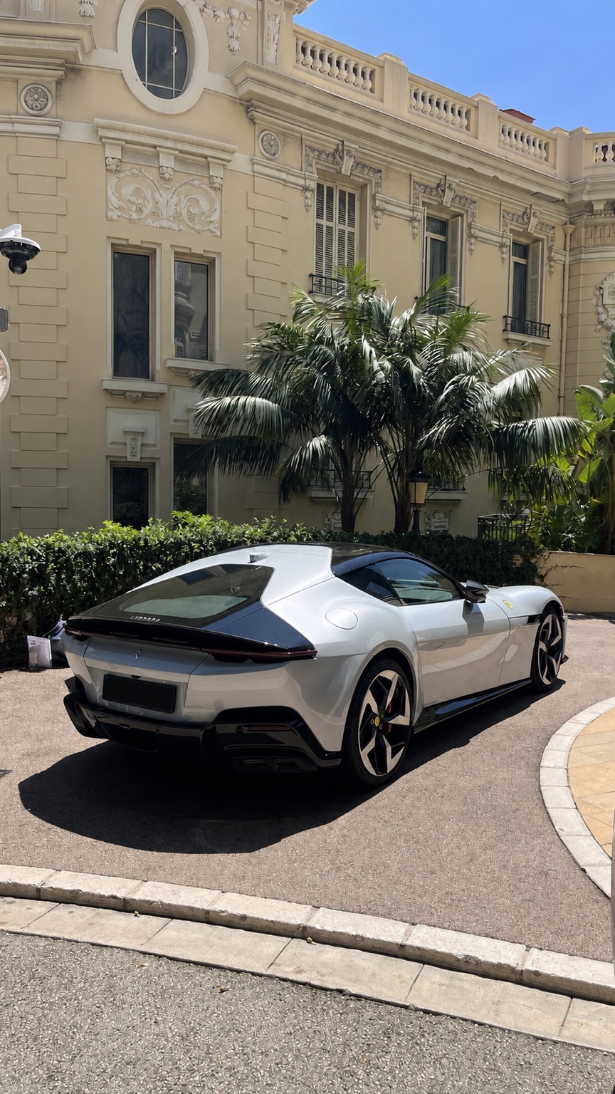 Ferrari 12Cilindri in Grigio real photo 3