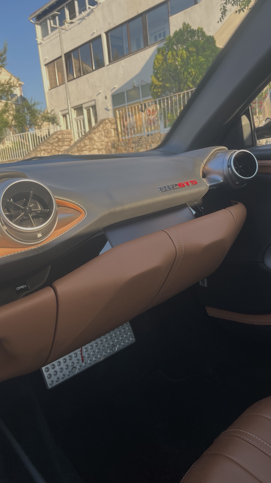 Ferrari 812 GTS real photo 7