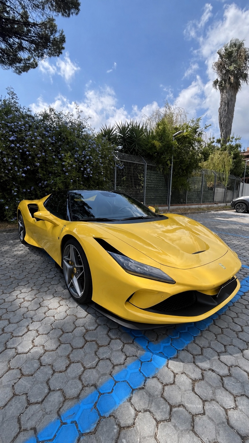 Ferrari F8 Spider real photo 2