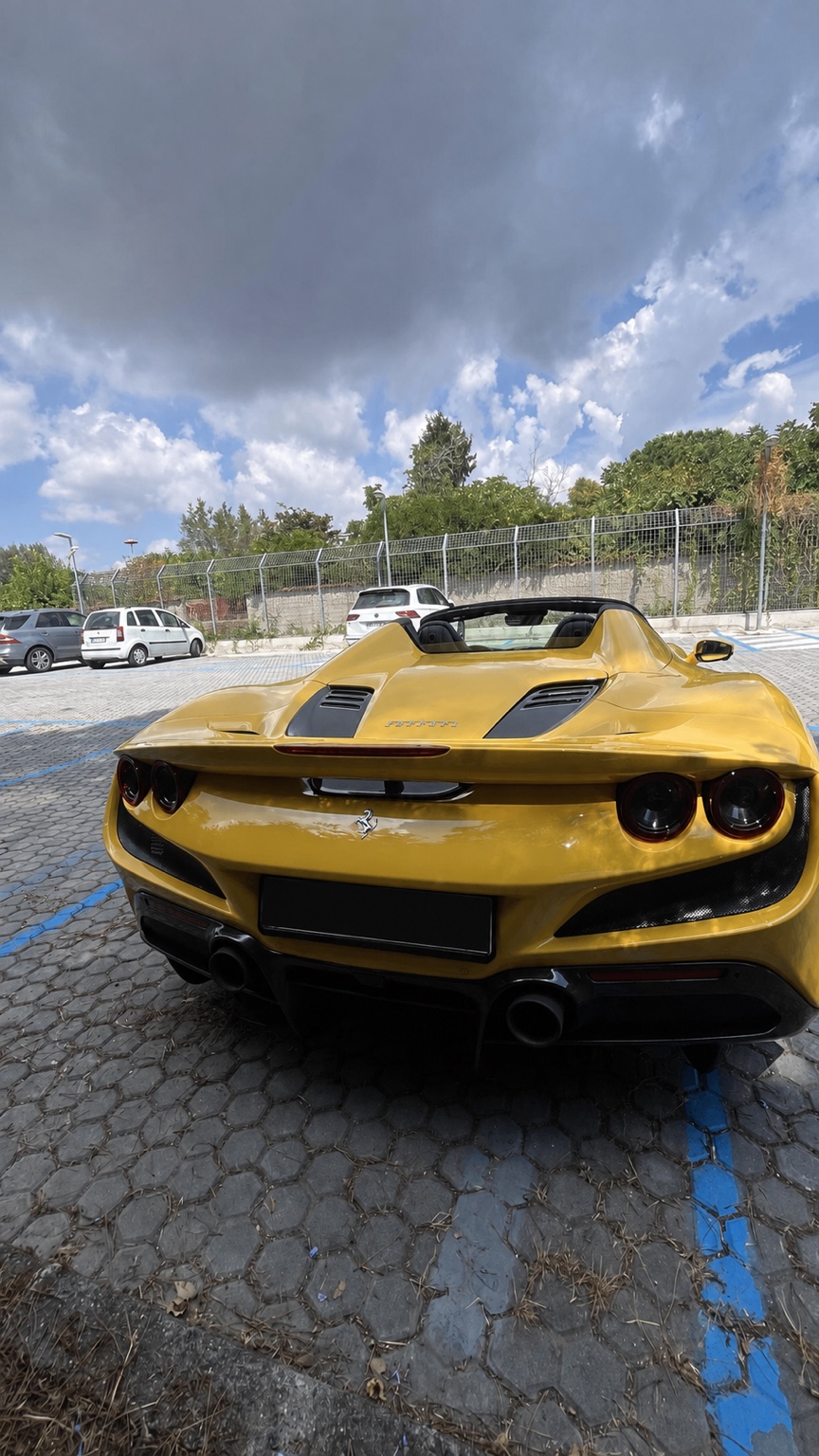 Ferrari F8 Spider real photo 6