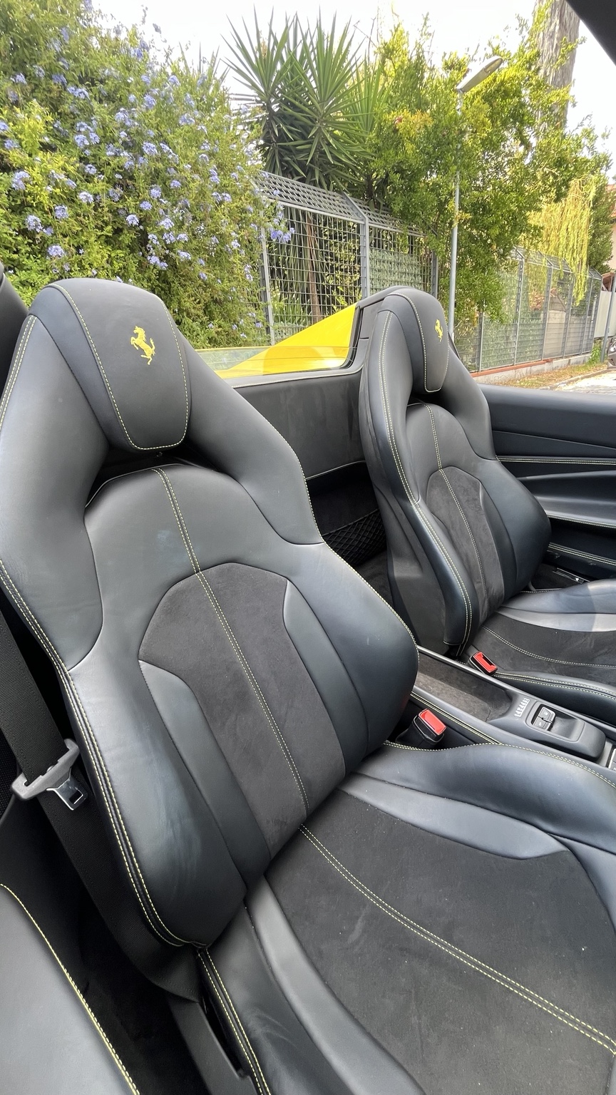 Ferrari F8 Spider real photo 8