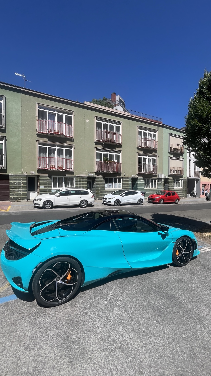 McLaren 750S Spider real photo 3