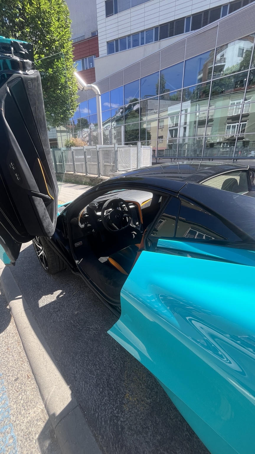 McLaren 750S Spider real photo 6