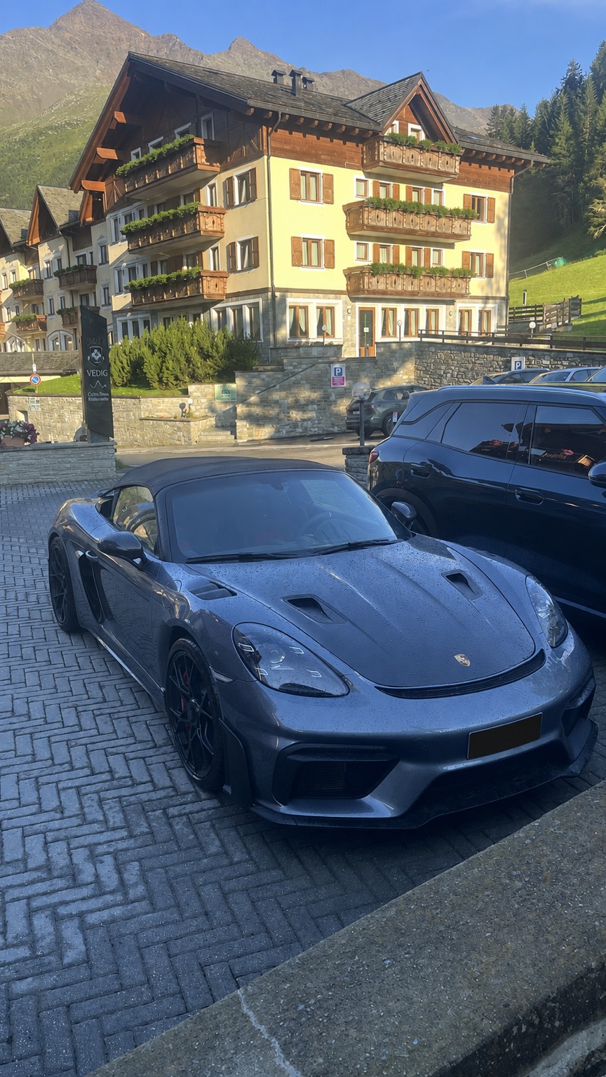 Porsche 718 Spyder RS real photo 2
