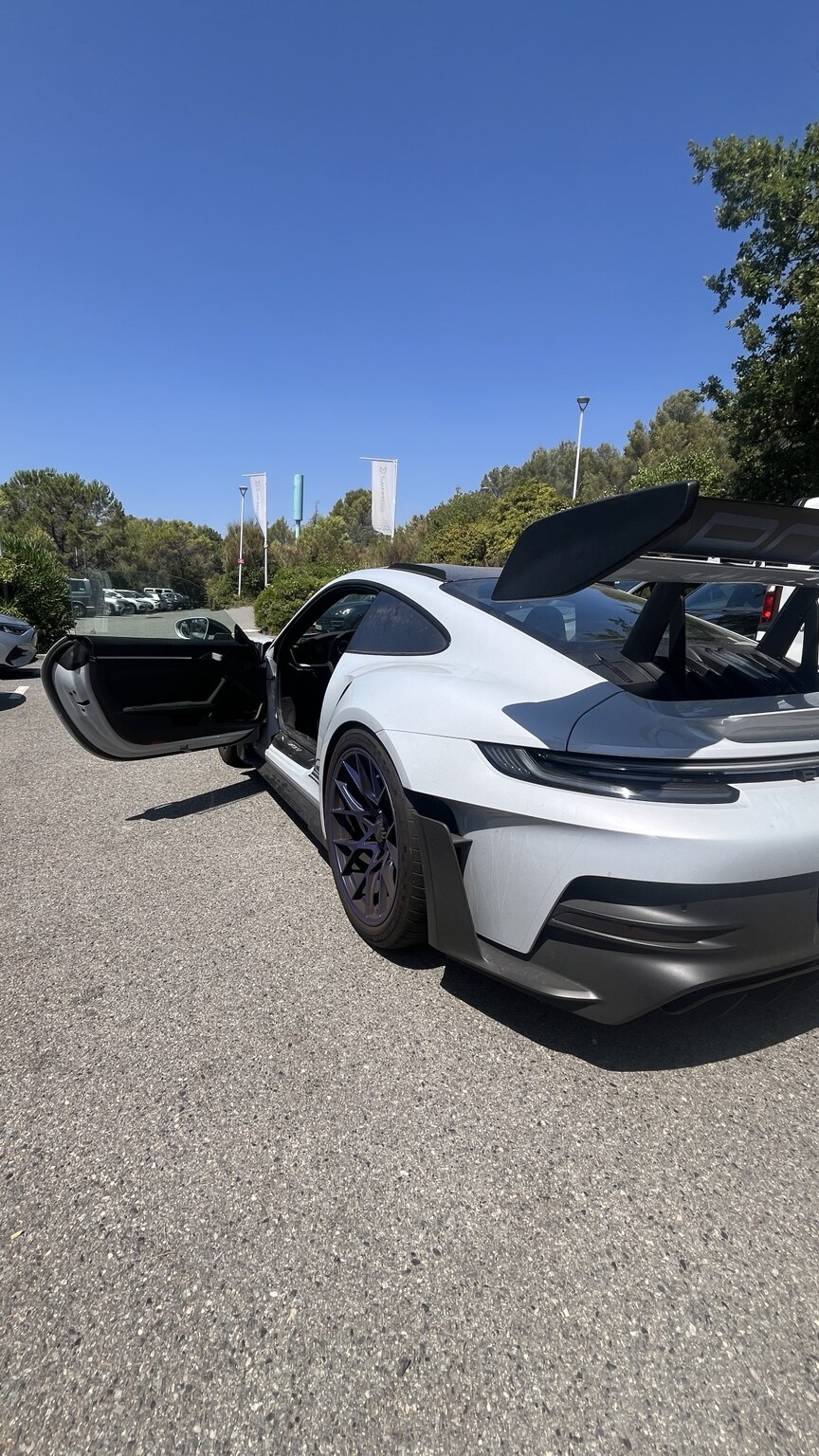 Porsche 911 GT3 RS real photo 3